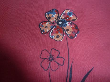 Triko s květinou, dlouhý rukáv, lupilu,122