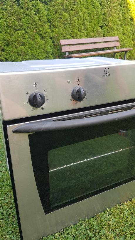 Elektricka trouba, indesit