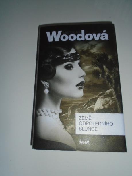 Kniha země odpoledního slunce amanda wood,