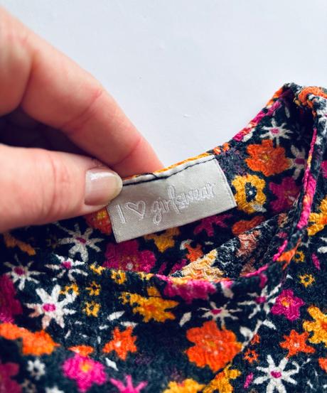 Ob/ overal s květy - v.8 let, girl2girl,128