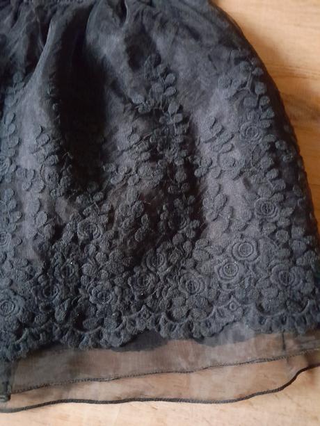 Nádherná černá krajkvá sukně, vel 13/140,top stav, 140