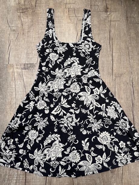 Dámské či dívčí šaty, terranova,s