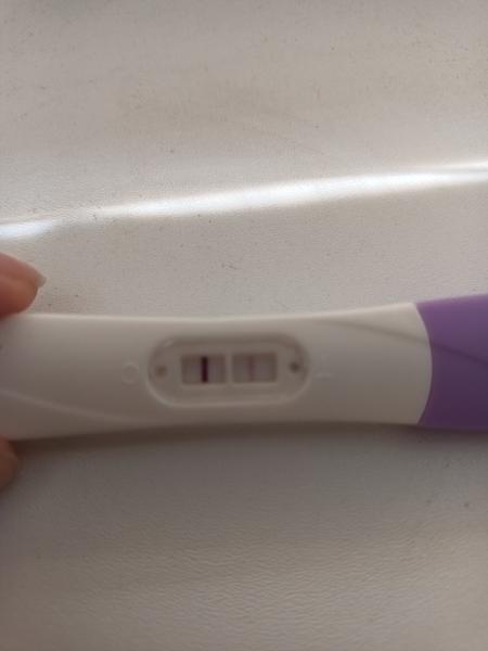 Je těhotenský test pozitivní? Jak rozpoznat čárku?