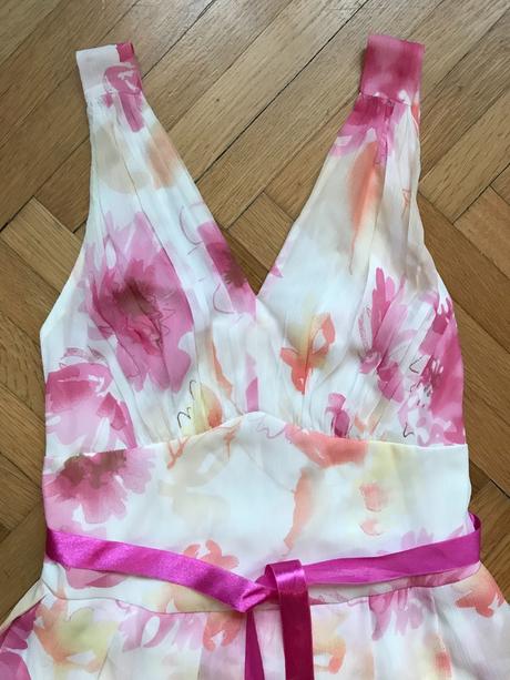 Společenské šaty, 42