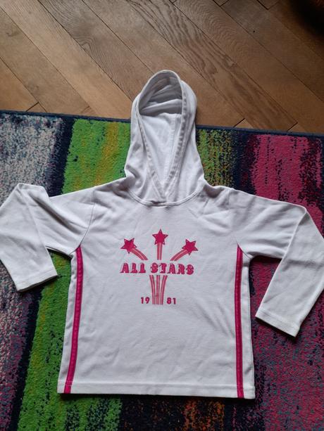 Bílá mikina s nápisem na holku, 104