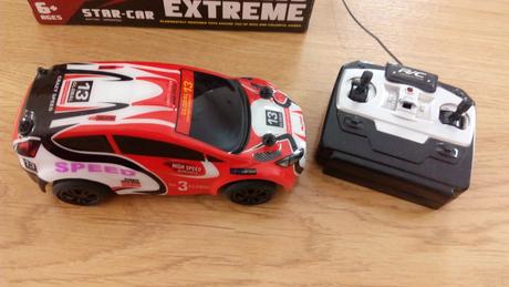 Auto na dálkové ovládání věk 6+,