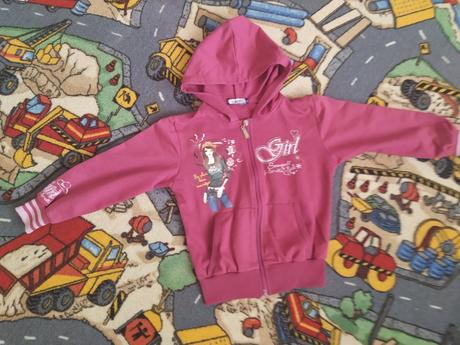 Fialová mikina, 116