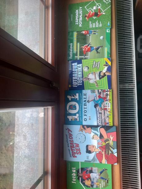 Knihy fotbal pro děti a messi,