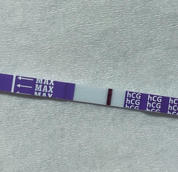 Vidíte pozitivní čárky na těhotenském testu?