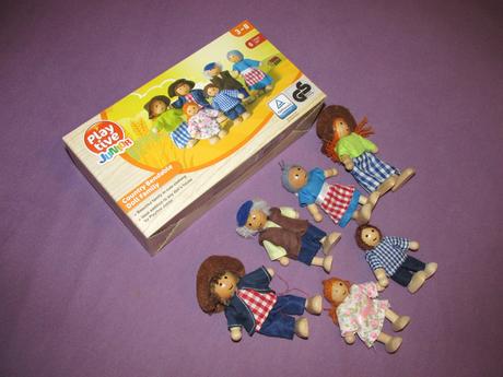 Dřevěný domeček pro panenky se zařízením playtive, 