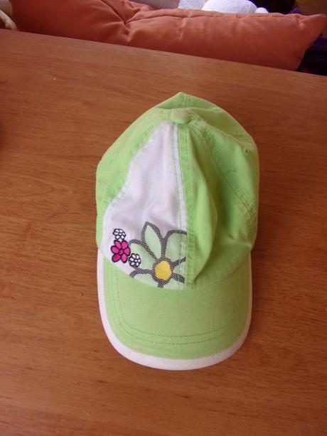 Kšiltovka + šáteček, 116