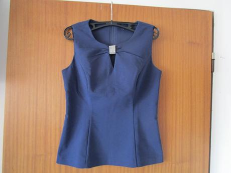 Velmi pěkné tm. modré halenkové tričko zn. orsay, orsay,s