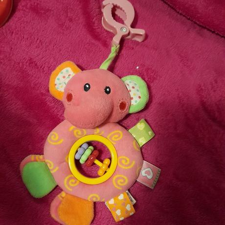 Slon, sloník na postýlku první hračka,