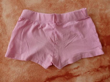 Kraťasy s hello kitty, 128