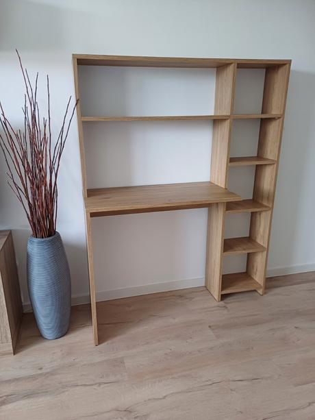 Počítačový stůl,