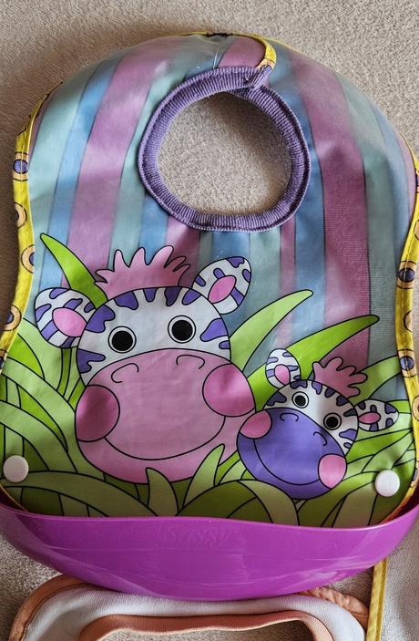 Bryndáky, bryndáčky a plastová zástěrka beruška,