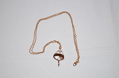 Řetízek s přívěskem baletka, 
