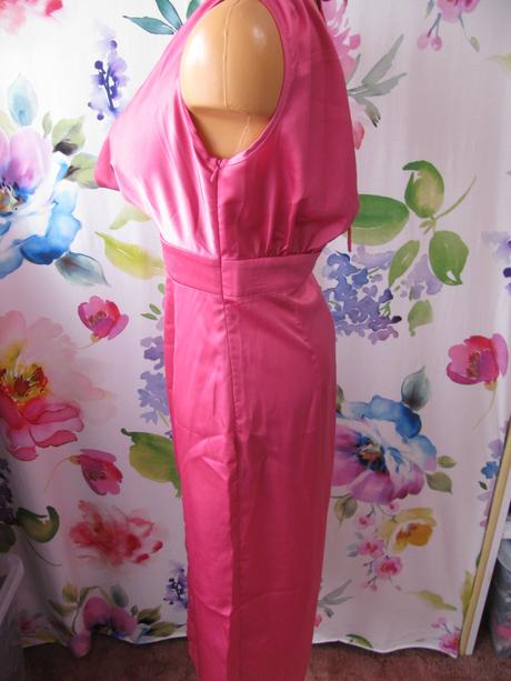 Letní společenské saténové šaty, 36