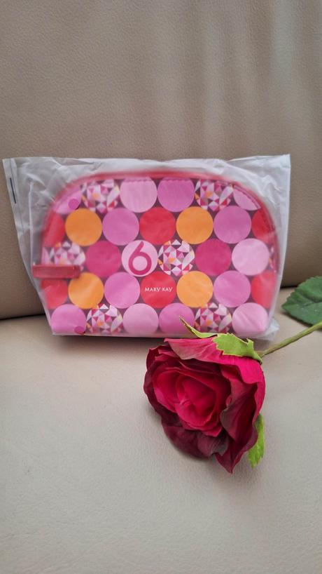 Mary kay kosmetická taštička vícebarevná,