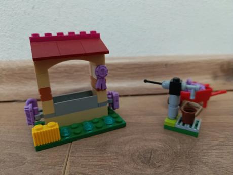Lego friends 41003 olivia a hříbě, 
