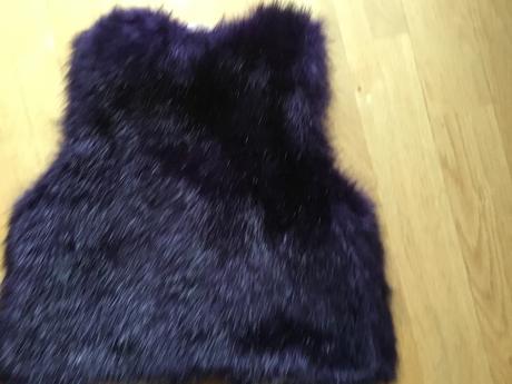 Fialová kožešinová vesticka bolerko, h&m,116