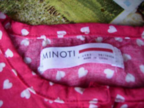 Overal holčičí se srdíčky, minoti,98