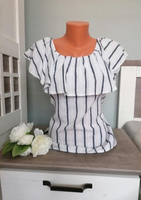 Halenka s proužky, 38