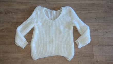 T438  teplý svetr vel. m, m