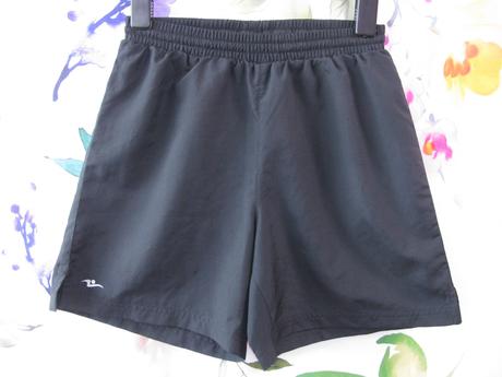 Černé plavky s nohavičkou, 152