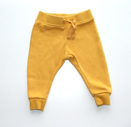 K867 tepláky vně počesané vel. 68, primark,68