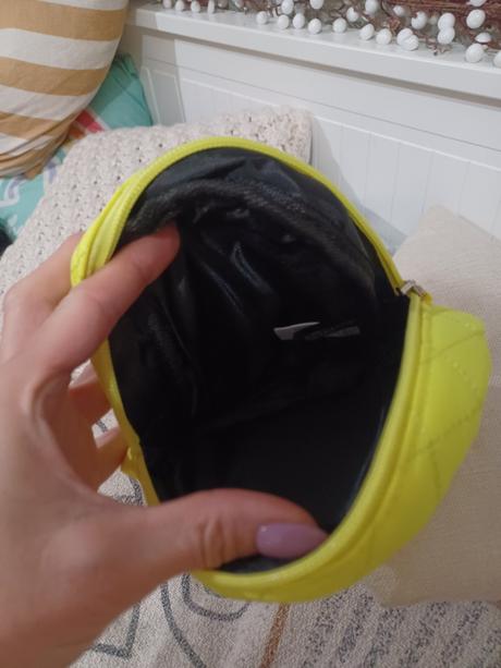 Neon žlutý batoh batůžek, reserved