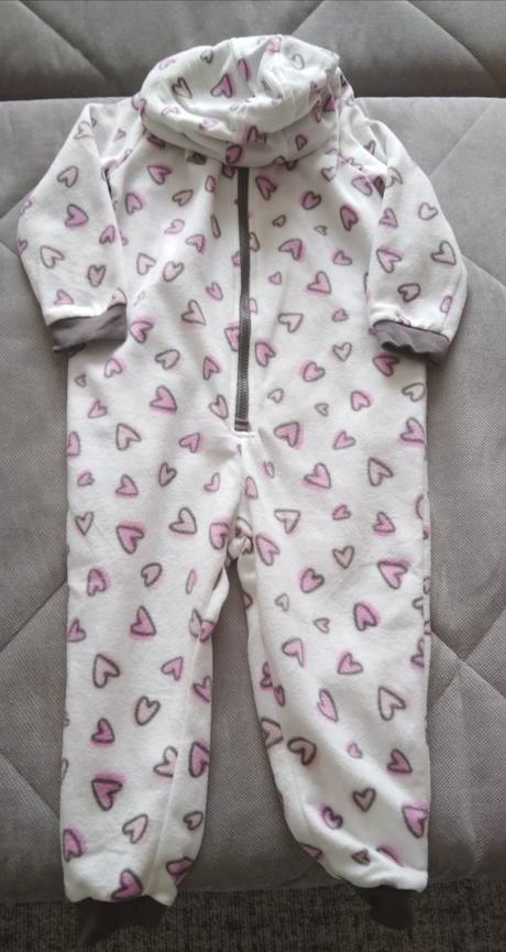 Teplejší overálek, 98