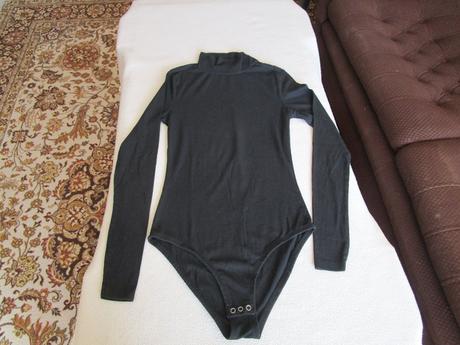 Pěkné černé, téměř nenošené elast. body, vel. s, esmara,s