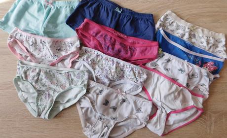 Spodní prádlo-kalhotky vel.98/104, 98