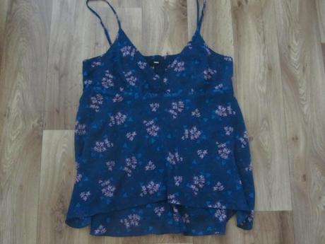Tmavě modrý top s květinami, h&m,46