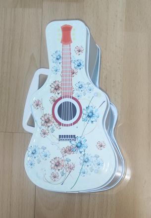 Plechová krabička,