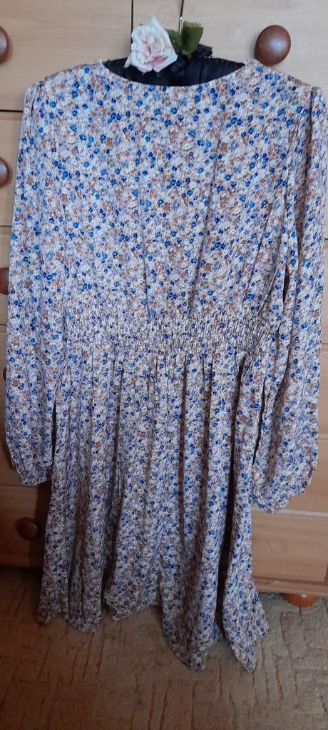 Romantické kvítkové šaty zdobené krajkou, l