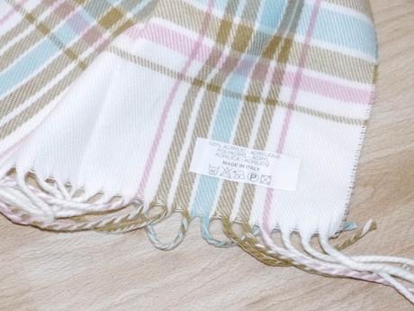 Jemna akrylova sala kostkovana,