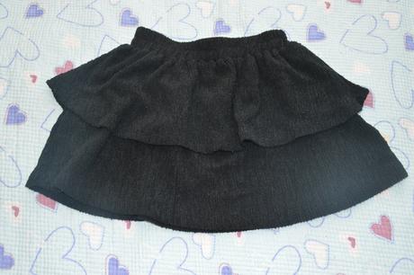 128 134 140 146 152 černá sukně s kanýry, 140