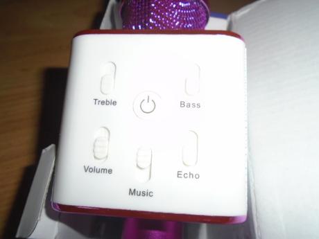 Mikrofon zpívání karaoke,