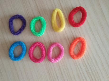 80 ks gumičky do vlasů, ϕ 1,5 cm,