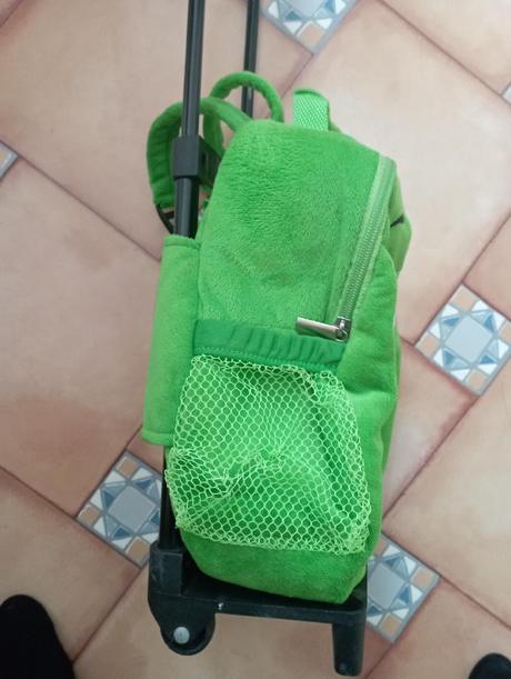 Batůžek na kolečkám mms,