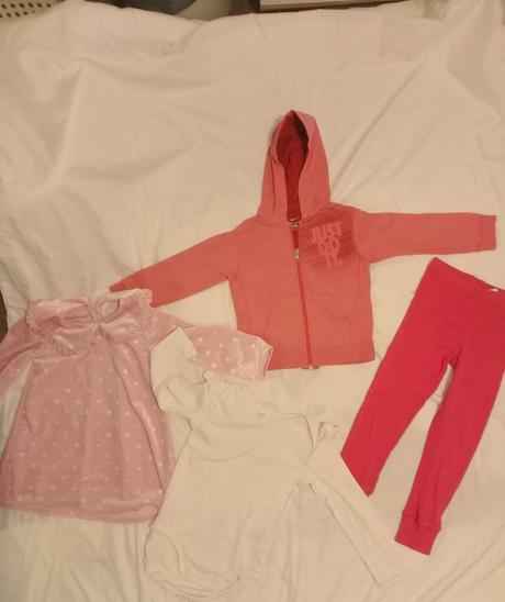 Setik obleceni c&a s mikinou adidas, 86–98