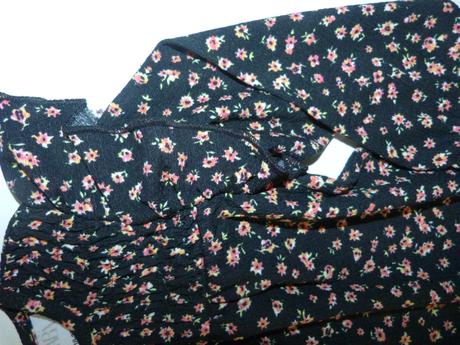 Zara šaty černé, drobně květované vel. 92, zara,92