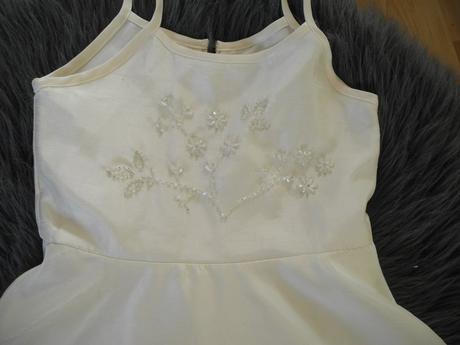 Šaty pro družičku, 110