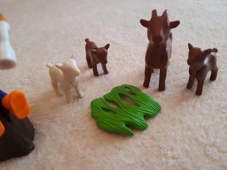 Playmobil - holčička s kůzlátky,