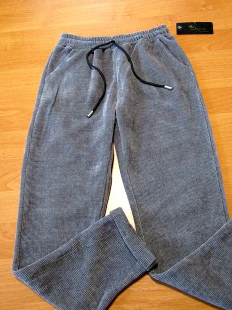 Dívčí šedé tepláky vel 146-152, queen,152