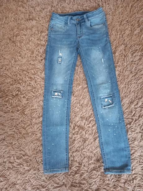 Džíny, 140