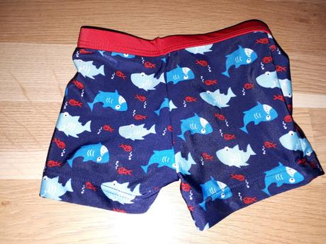 Plavky se žraloky, 68