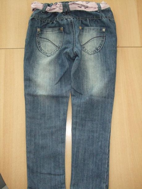 Džínsy se šátkovým páskem, dopodopo,116